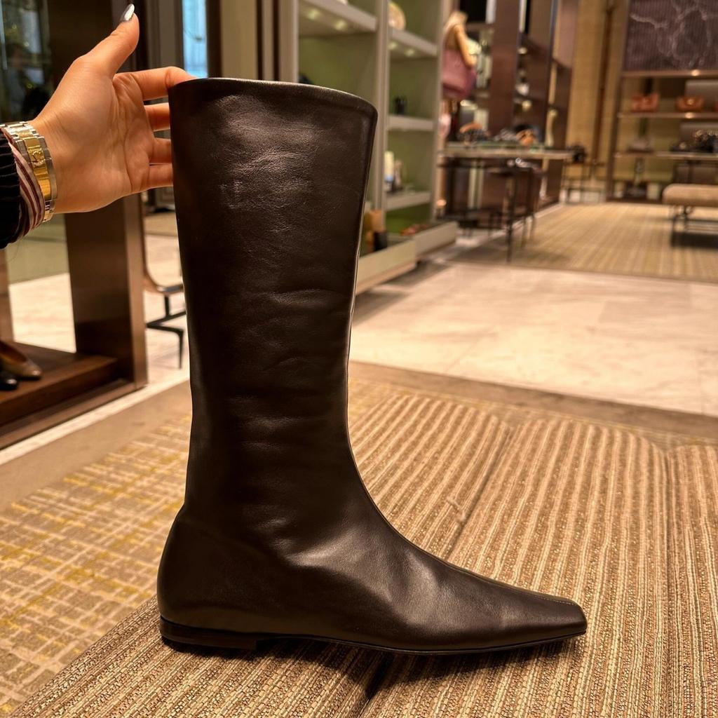 Korean version niche simple row style flat-bottomed medium boots thin boots women 2025 long tube square head but knee high boots