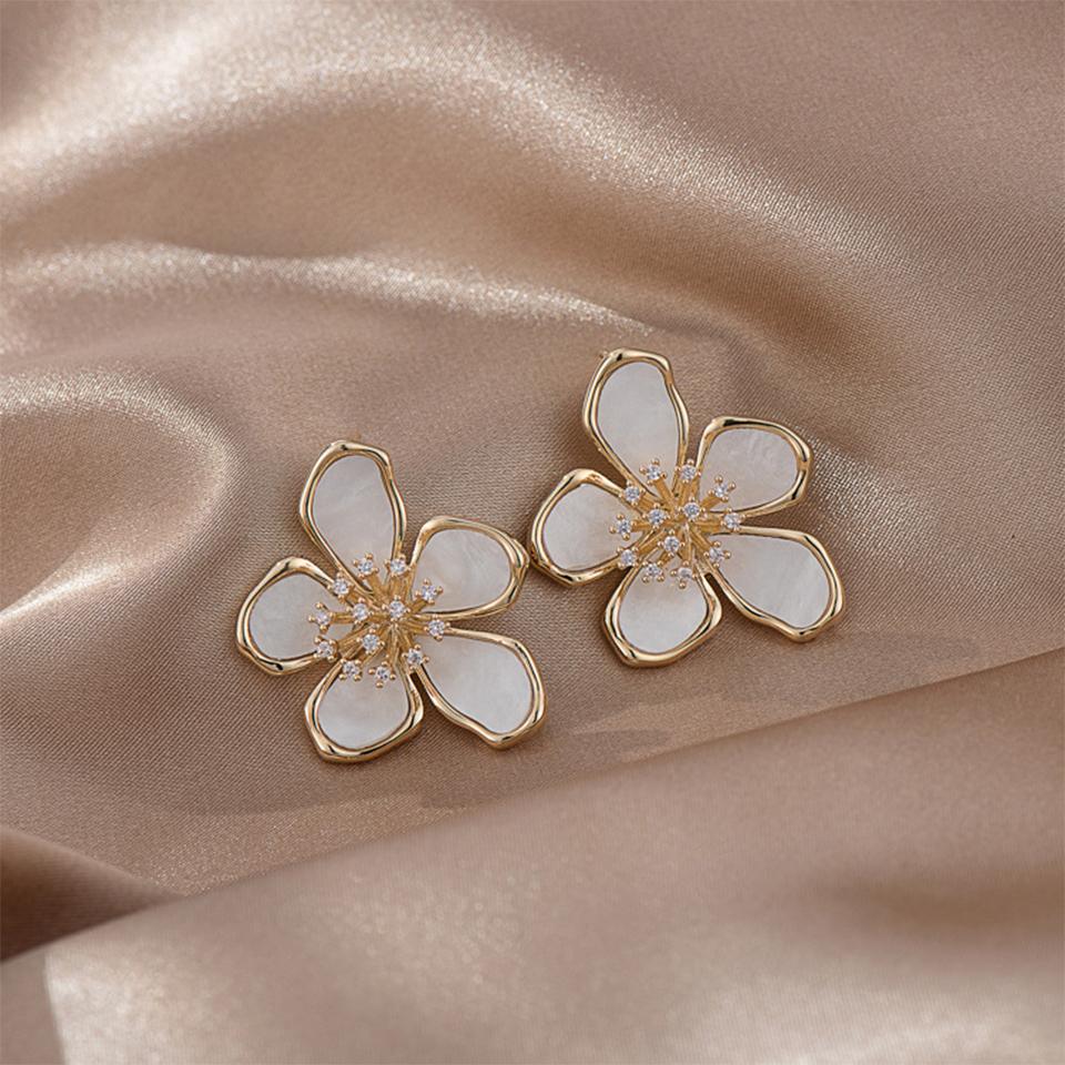 

ZAKOL New Temperament Flower Earrings for Women Girls Sweet Korean Fashion Gold Color Crystal Zircon Party Accessories
