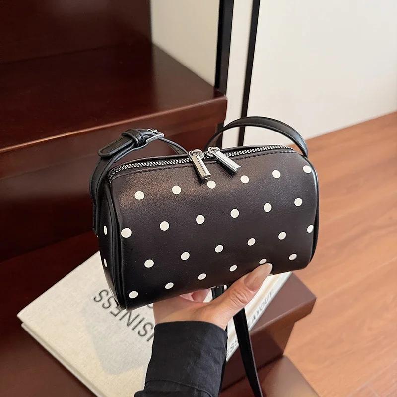 Summer New Niche Design Crossbody Bag 2025 Fashion Versatile Underarm Women's Bag Delicate Commute Advanced Sense Shoulder Bags