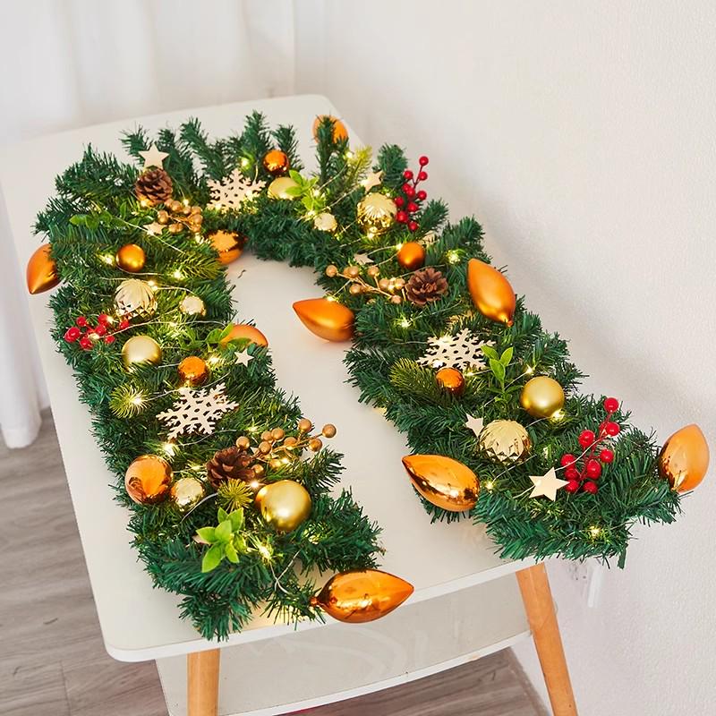 Champagner Gold Weihnachtsdekorationen: Baumkranz, Rattan-Geweih, Wand- & Türdekoration für Hotels & Einkaufszentren