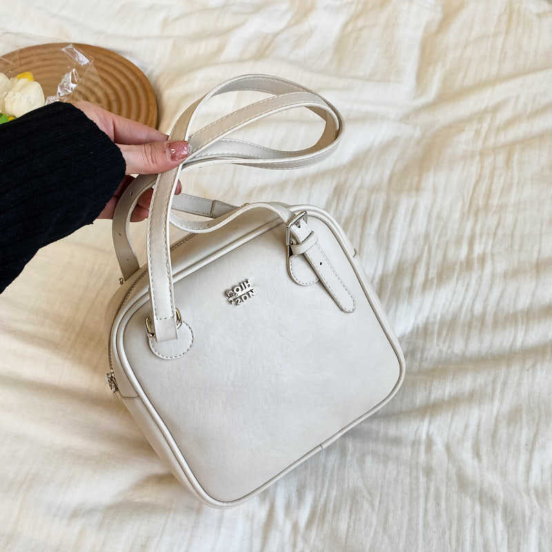 

Premium sense niche bag women s spring and summer new versatile retro shoulder bag casual commuter armpit bag