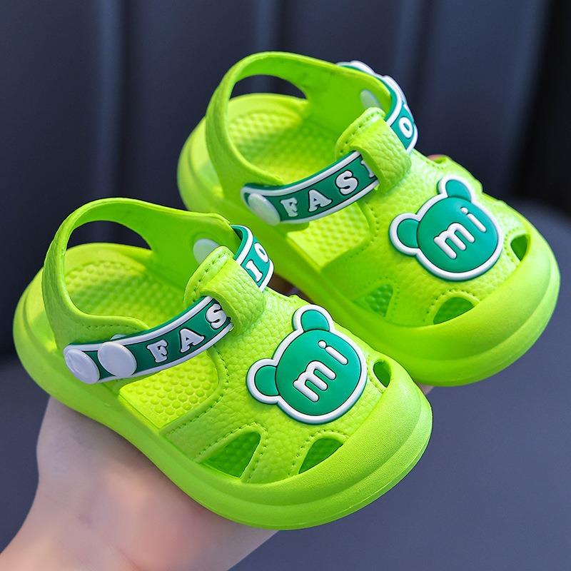 Children's New Summer Style Cartoon Closed-Toe Hole Sandals, Infant Anti-Slip Soft-Soled Sandals/Slippers for Toddlers and Young Children.