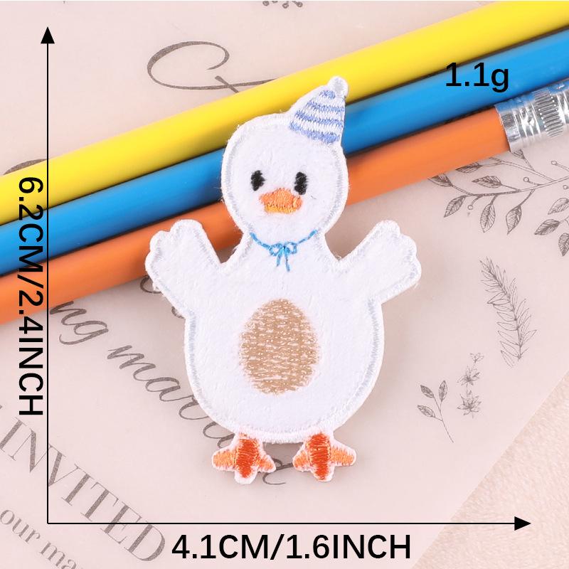 Niedlicher Cartoon Tier Plüsch Ente Stickerei Aufnäher - Selbstklebendes Etikett für Bekleidungszubehör