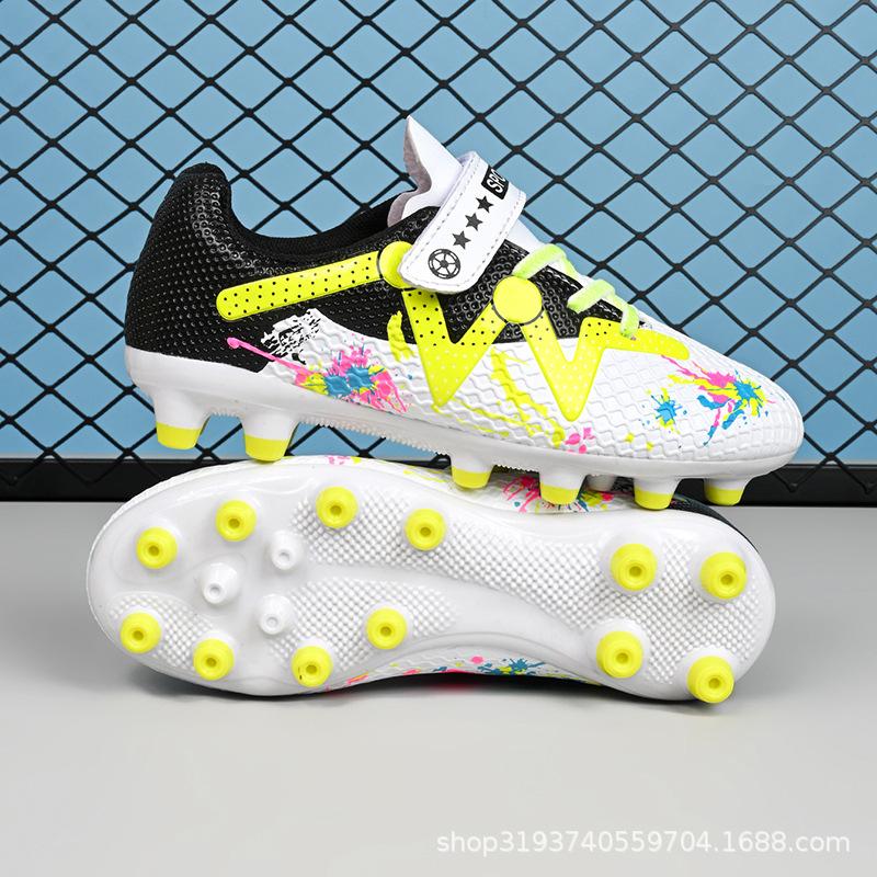 Hook and Loop Breathable Children's Football Shoes In Spring and Summer Campus Football Sports Shoes Professional Anti-skid Training Shoes.