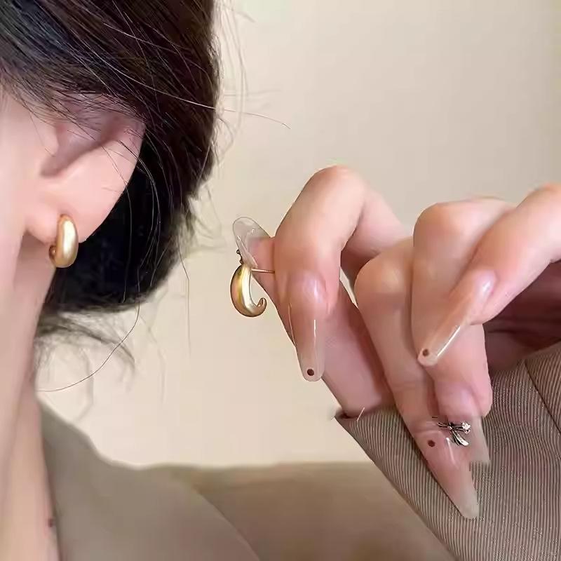 

ANENJERY C-подібні матові сережки з крапельками води для жінок. Прості, елітні, модні ніші. Універсальні аксесуари. Ювелірні вироби. Подарунки. золотий