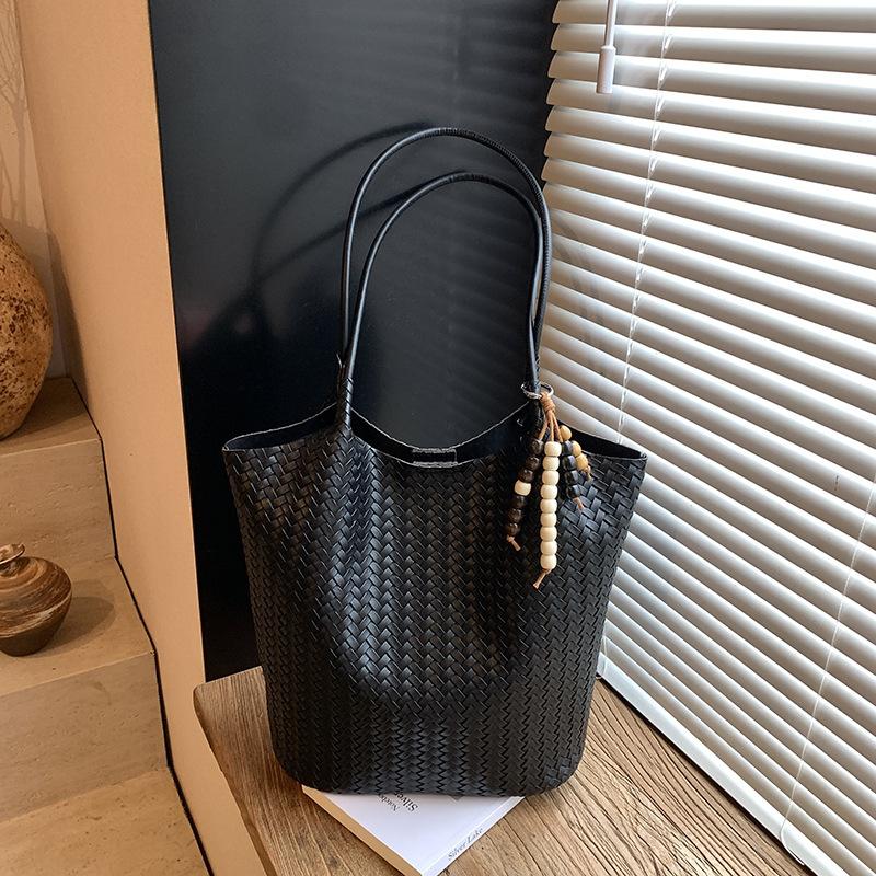 Retro Trend Bag Women's New Fashion Tote Bag Simple Casual Large Capacity Shoulder Commuter Bag