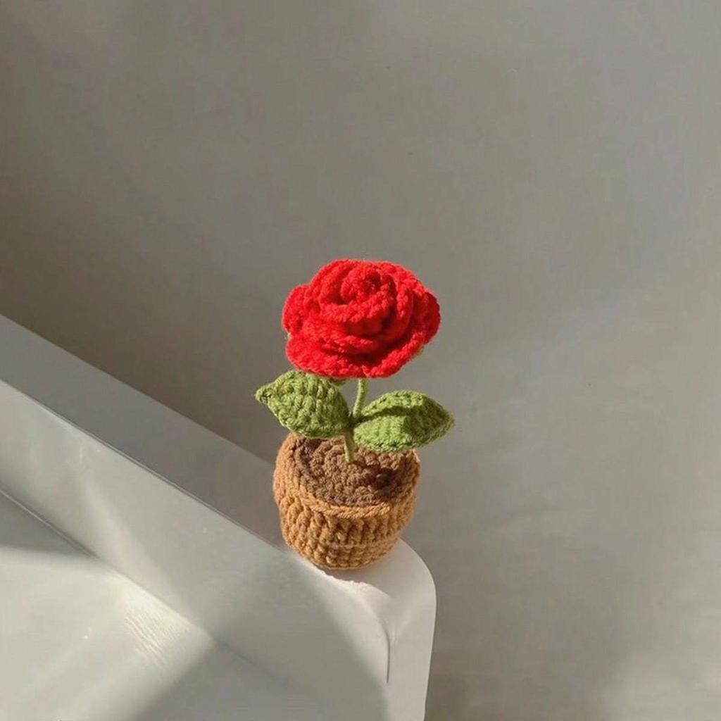 1pc Heart Shaped Potted Plant, Romantic Handmade Knit Imitation Flower Pot, Home Decorative Mini Ornament, Weaver Knitted Thread Crochet