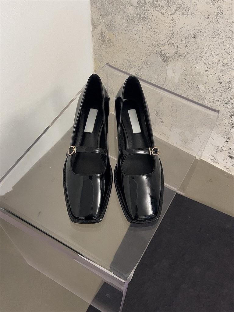 Red thick heel Mary Jane small leather shoes spring wind gentle square head black medium heel single shoes