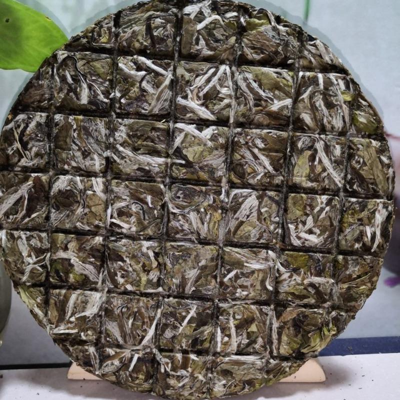 Mingqian květinová vůně Bílá pivoňka Starý bílý čajový dort 150g
