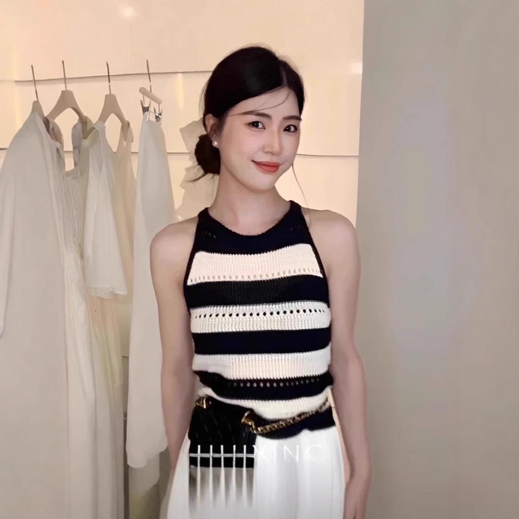 

Hong Kong Black & White Striped Off-Shoulder Halter Top, Women s 2025 Summer Ice Silk Knit Vest One Size [Recommended for up to 125 lbs]