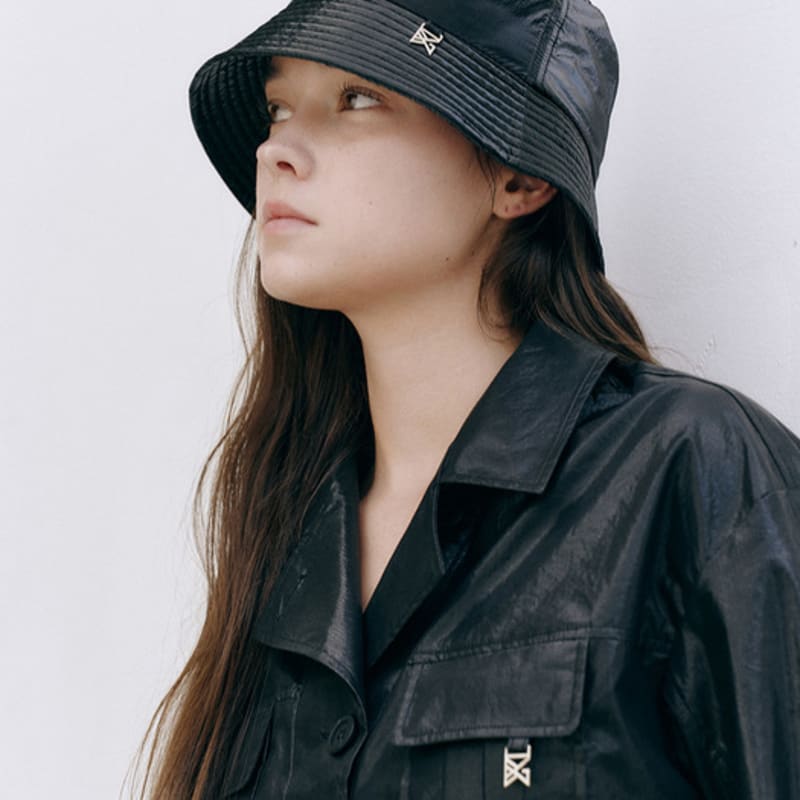 BERMUDAGRASS Glossy Bucket Hat_BLACK