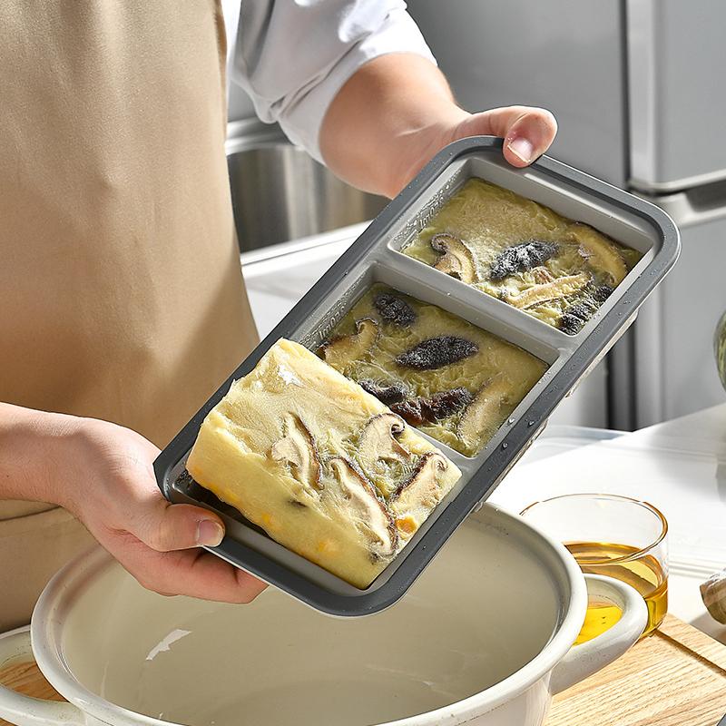 New Freeze Preservation Mold Refrigerator Storage Sealed Lunch Box Silicone Ice Cube Tray Mold with Lid Kitchen Baking Mould
