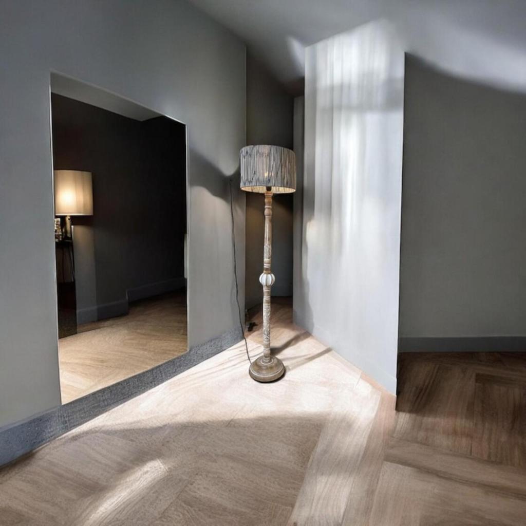 Naturholz Stativ Stehleuchte mit graviertem Blumen- und Blätterdesign mit Garnschirm - Industrielle Leuchte für Wohnzimmer, Ecken