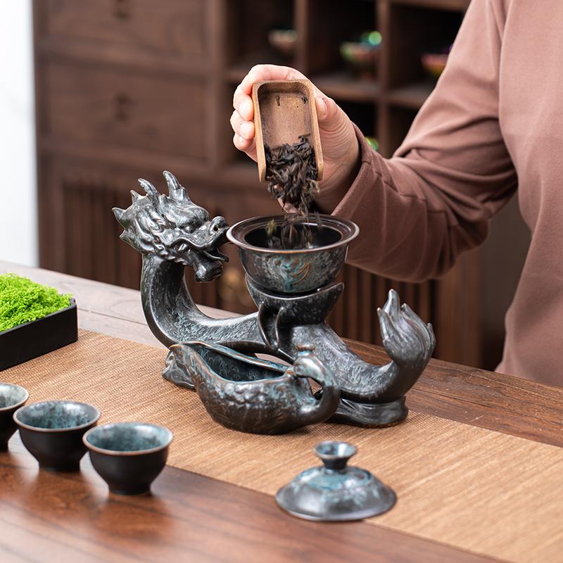 1 Set of Rotating Teapot, Ceramic Kiln Turned Ruyi Dragon-Shaped Teapot Set, Teapot with 8 Teacups, Without Tea Tray, Semi-Automatic Tea Set
