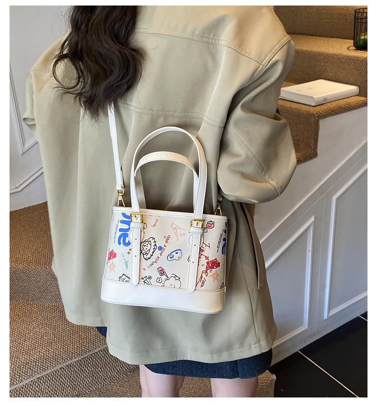 Premium Sense Niche Bag Women's 2025 New Trendy Fashion Versatile Shoulder Messenger Bag Light Luxury Hand Bucket Bag