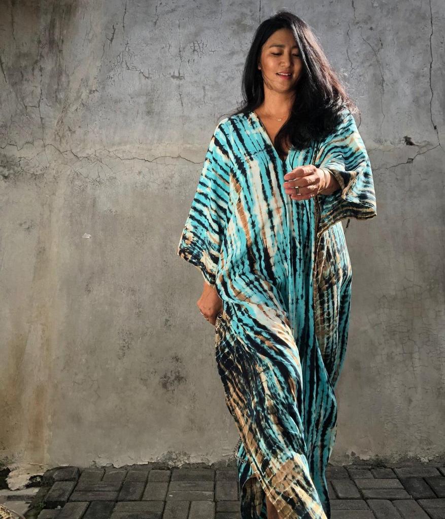 Blue Striped Long Beach Cover-Up & Sunscreen Shirt for Women