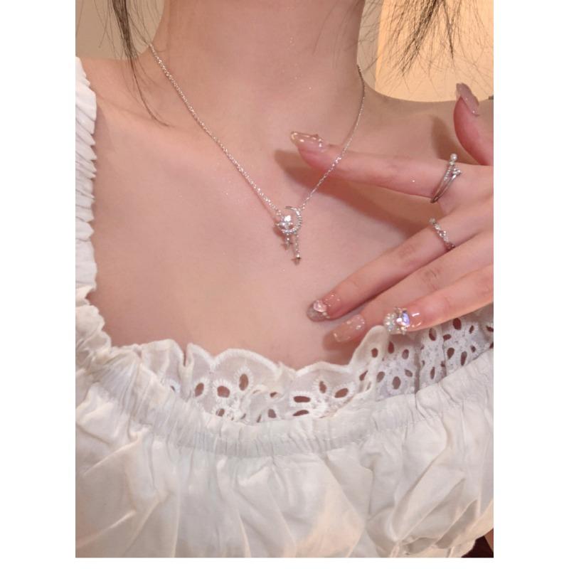 Women Fashion Delicate Star Moon Tassel Pendant Clavicle Necklace
