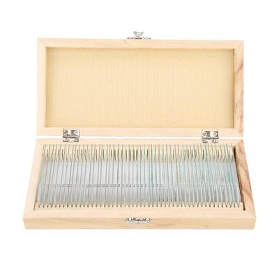 50szt. Biologiczne szklane preparaty mikroskopowe przygotowane do badań laboratoryjnych w drewnianym pudełku