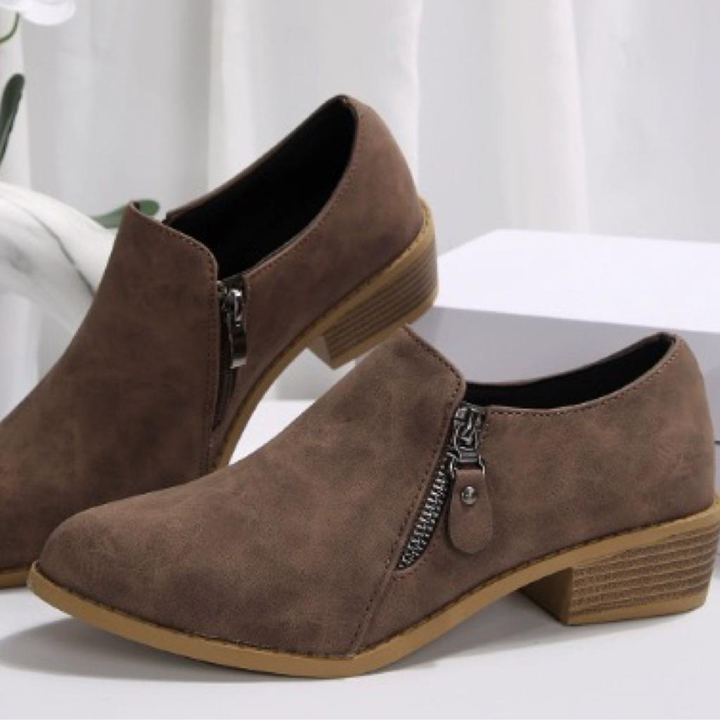 Large Size Retro Chelsea Boots Autumn and Winter New Side Zipper Square Heel Single Shoes European and American Shoes