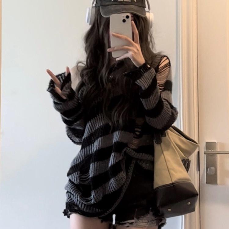 Gothic Streetwear Pruhovaný pletený svetr Dámské Harajuku Punk Hollow Out Jumper Hole Volné Topy pro všechny zápasy Grunge E-girl