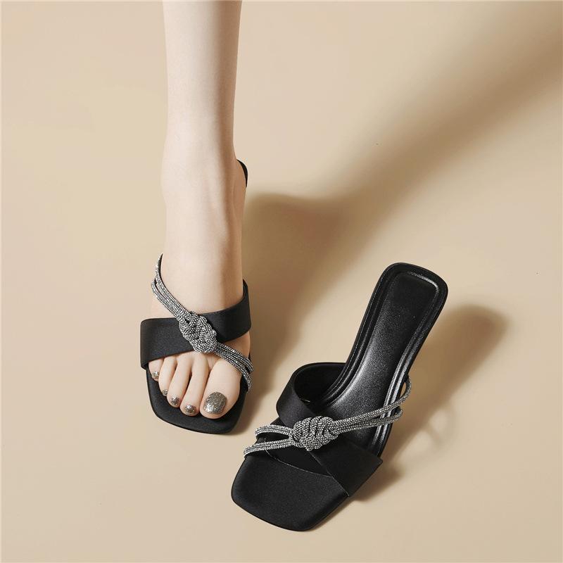 Light luxury silver versatile women s shoes high-end early spring single shoes summer temperament French retro simple open-toed sandals 34