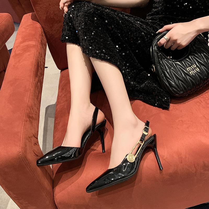 Nischendesign Temperament dünner Absatz Taschenkopf Sandalen Damen 2025 neu Französische Ein-Wort-Schnalle mit leeren High Heels