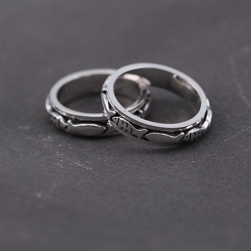 Retro Thai Silver Rotatable Fish Ring for Fashion and Stress Relief