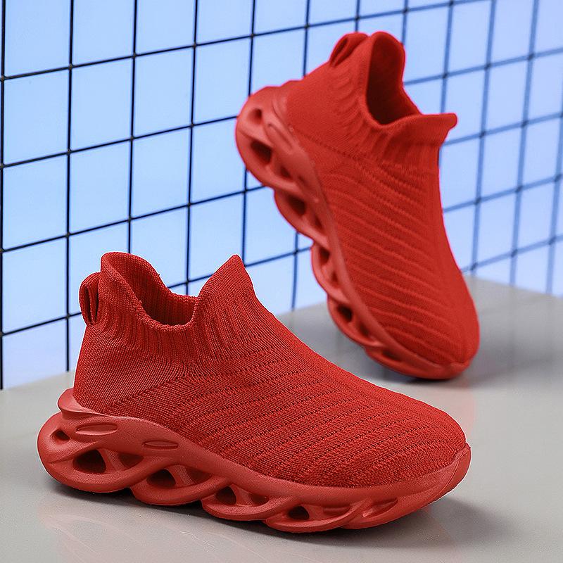 Boys' shoes 2025 new summer children's one-pedal sneakers breathable mesh fly-woven lazy socks shoes