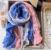 Sciarpa da Donna Blu Sfumato Effetto Cotone e Lino – Retro, Versatile, Lunga Stola Pieghettata per Autunno/Inverno.