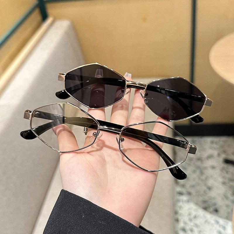 New Fashion Polygonal Sunglasses Women Retro Metal Sunglasses Men Suitable for Outdoor Travel Party Decoration Glasses Uv400