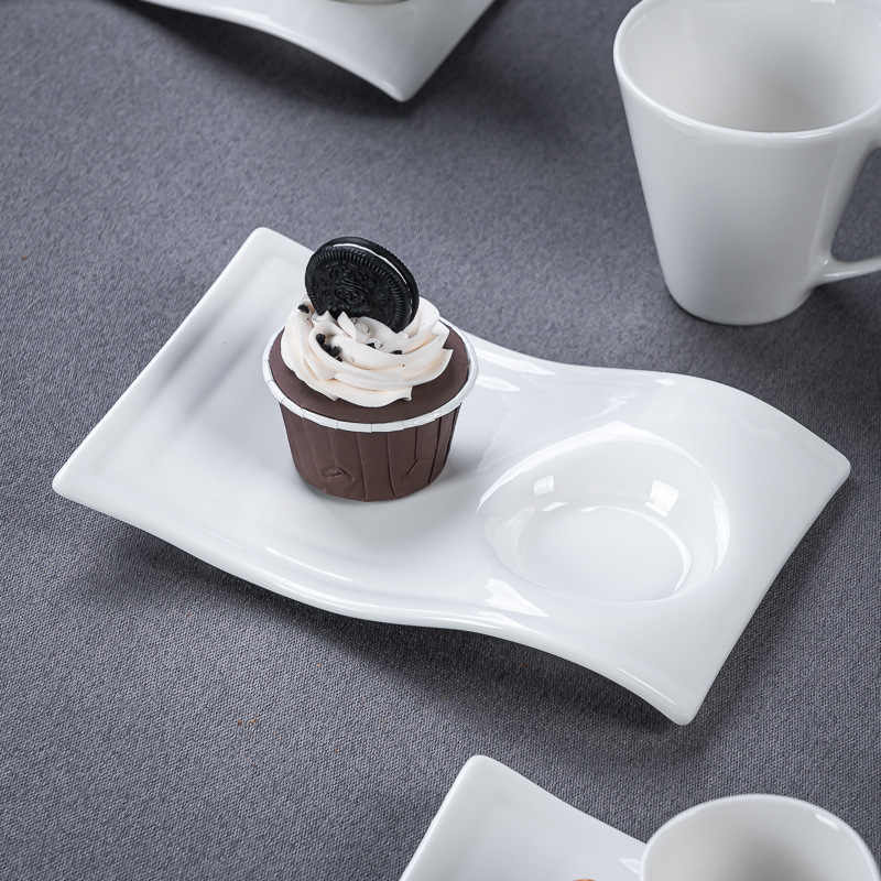 Set di Tazze da Caffè in Ceramica Europea con Piatto Ondulato 80 100 180 e 280ml Moderno Minimalista Bianco Cappuccino Latte Piatto da Dessert