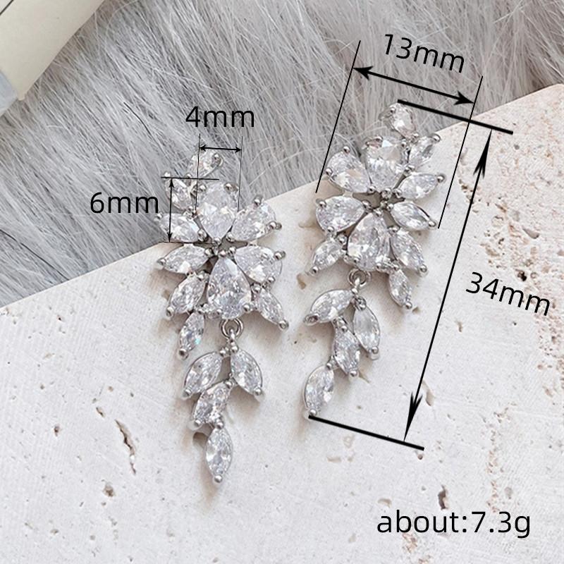 Huitan Elegant Bridal Dangle Earrings Color Statement Jewelry Crystalline Cubic Zirconia High End Accessories Women Event Party Event DramaticElegant
