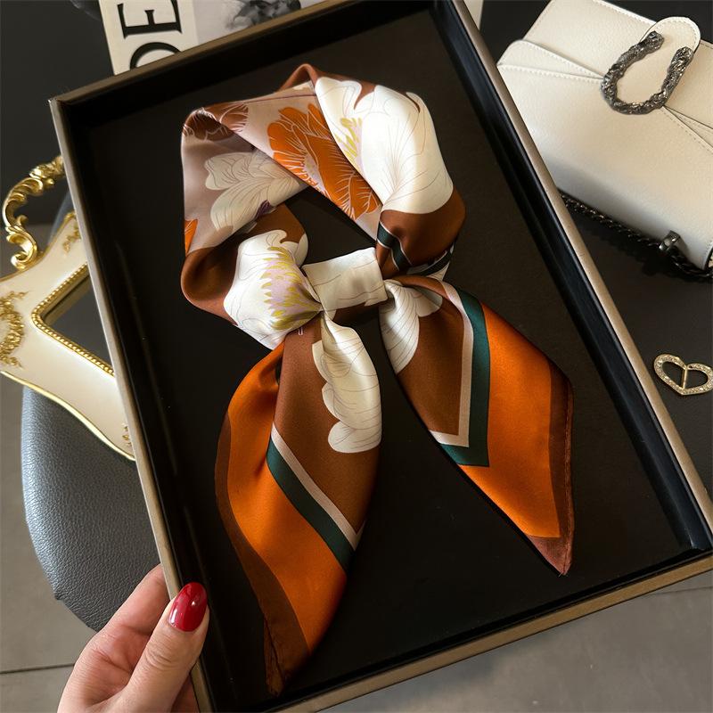 Flower Small Square Scarf Simulation Silk Color Matching Silk Scarf Headscarf Women'S Spring And Summer Scarf Printed Neck Protection Scarf