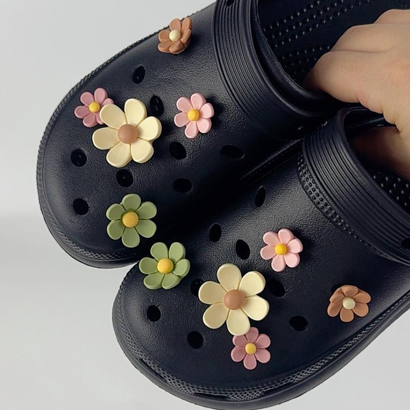 10 ST Mode Skoberlocker Set Tillbehör Hål Skospänne Söt Liten Blomma DIY för Bogg Väskor Skor Dekor