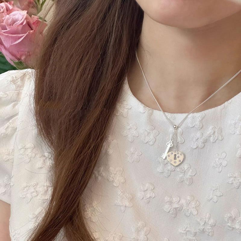 Girl Sweetheart Love White Diamond Lock Necklace Heart Shaped Clavicle Chain Cute Temperament
