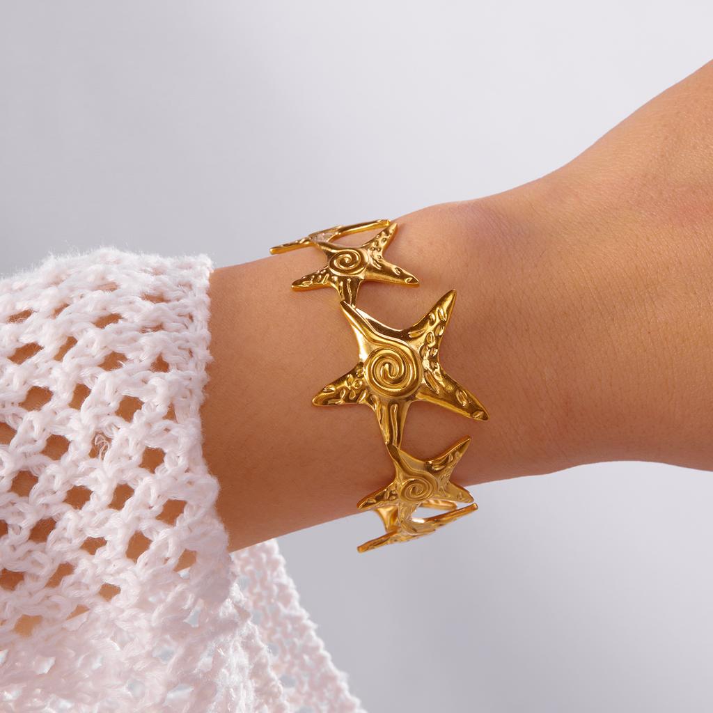 Vintage Stainless Steel Wide Cuff Bangle for Women Gold Color Starfish Flower Heart Open Chunky Exaggerated Bracelet Jewelry