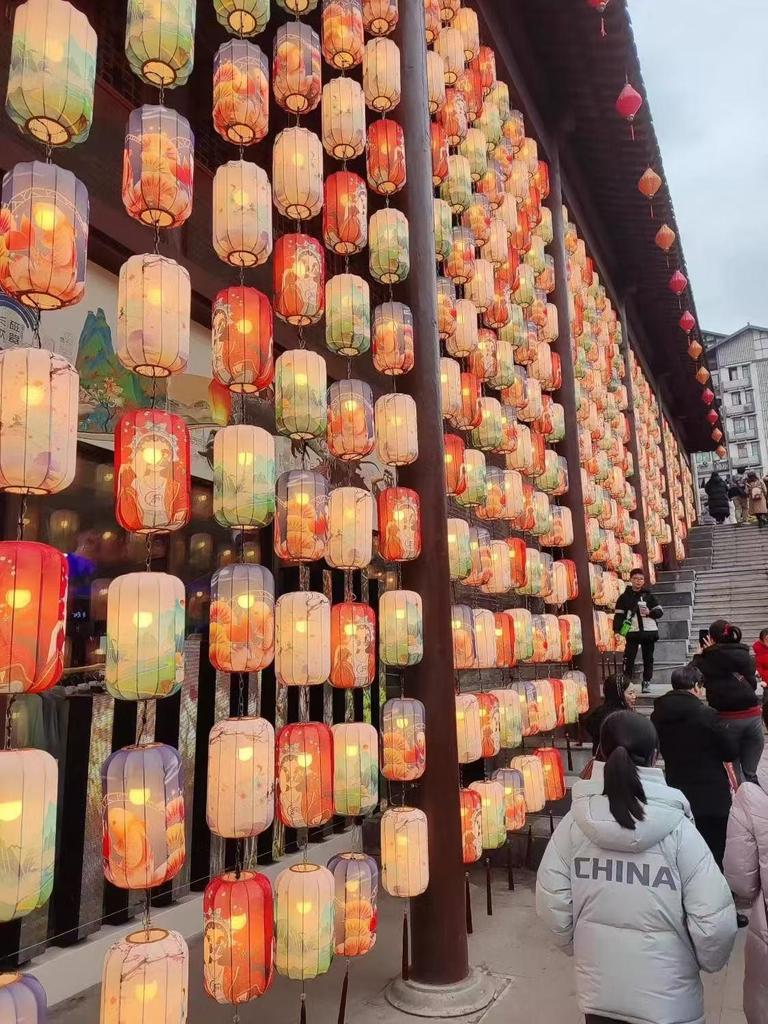 Chinese-Style Outdoor Waterproof Lantern Chandelier for Scenic and Creative Market Decoration