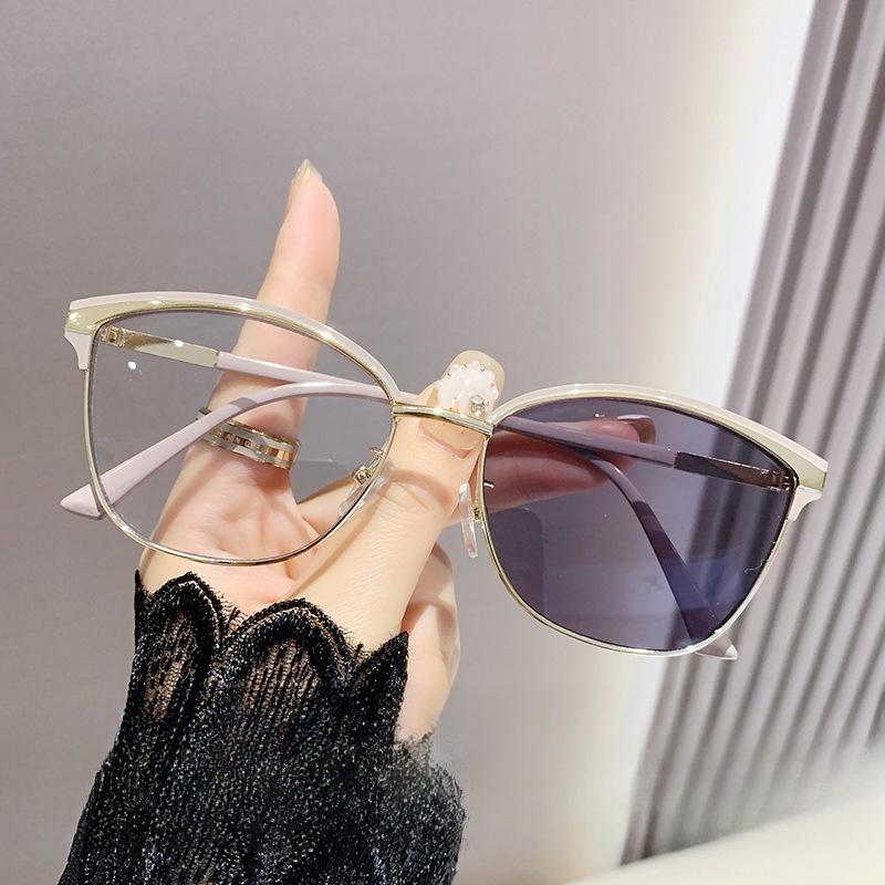 Mode Kattöga Fotokromiska Solglasögon Unisex Glasögon med Färgskiftande Glas Damer Anti Blått Ljus