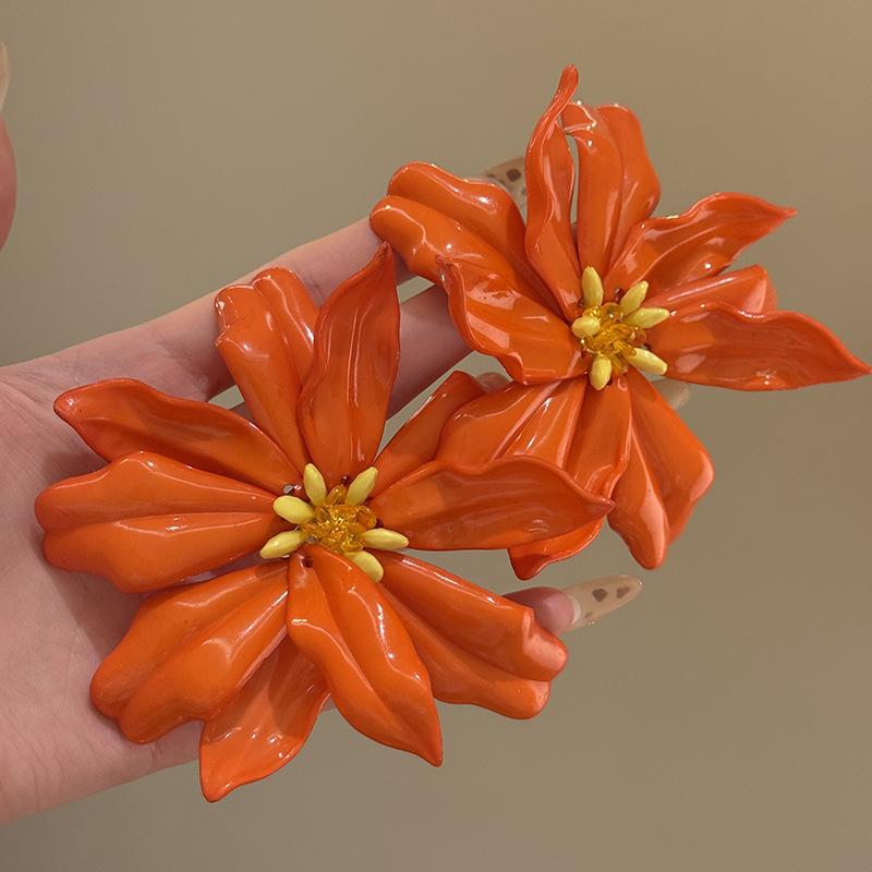 Acrylic Flower Petal Fringed Earrings Simple Korean Ins Style Stud Earrings Temperament Advanced Sense Earrings Women