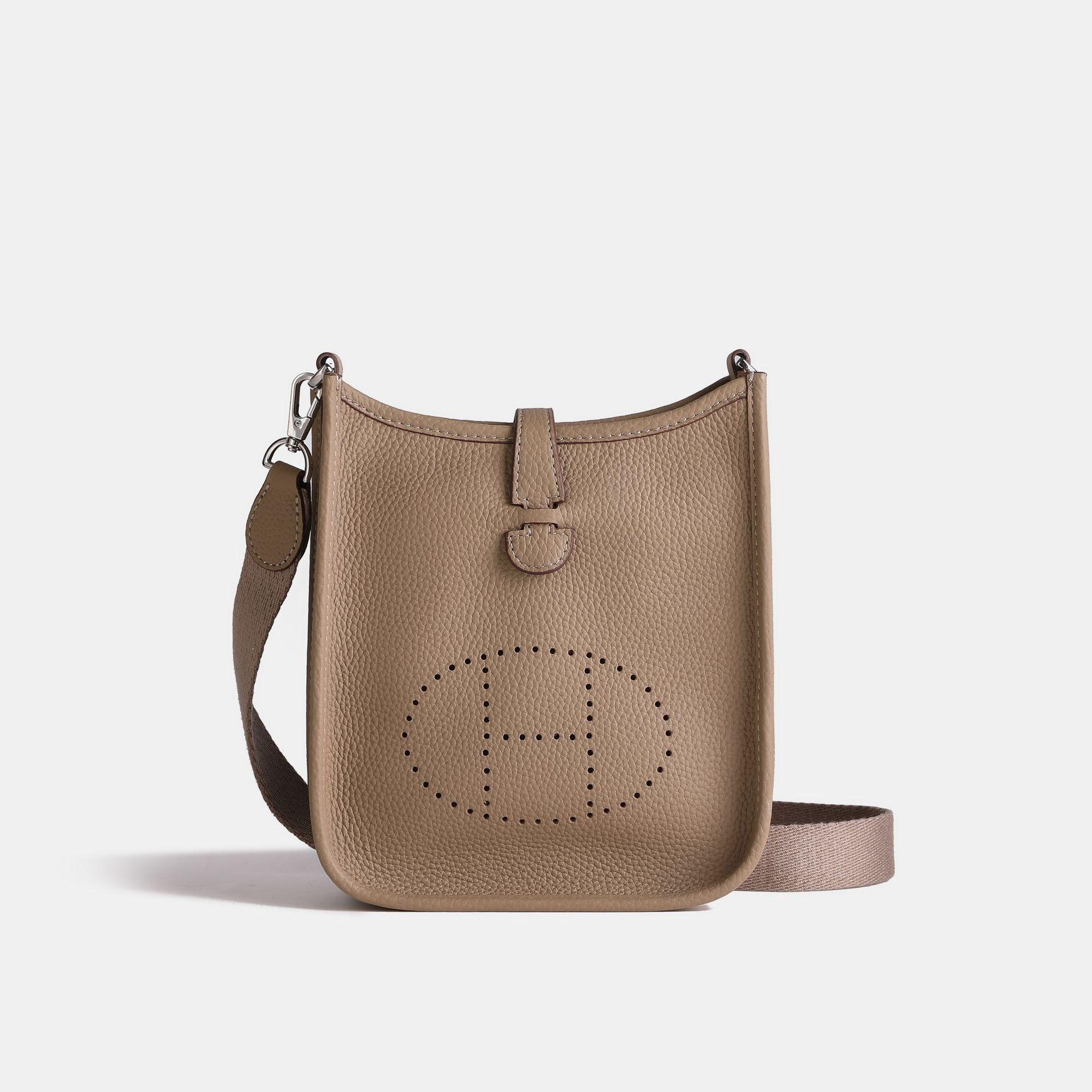 ROBINE Mode Dames Effen Kleur Eenvoudige Kleine Vierkante Tas Textuur Enkele Schouder Crossbody Pu Letter Straattas 17*5*19cm one size lichtbruine kleur