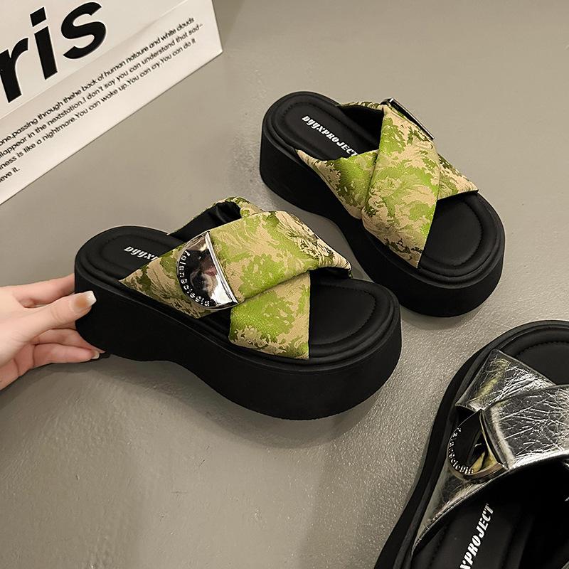 

Popular national style thick bottom heightening slippers women s summer outer wear 2025 new new Chinese cross one-word drag Internet celebrity sandals 40