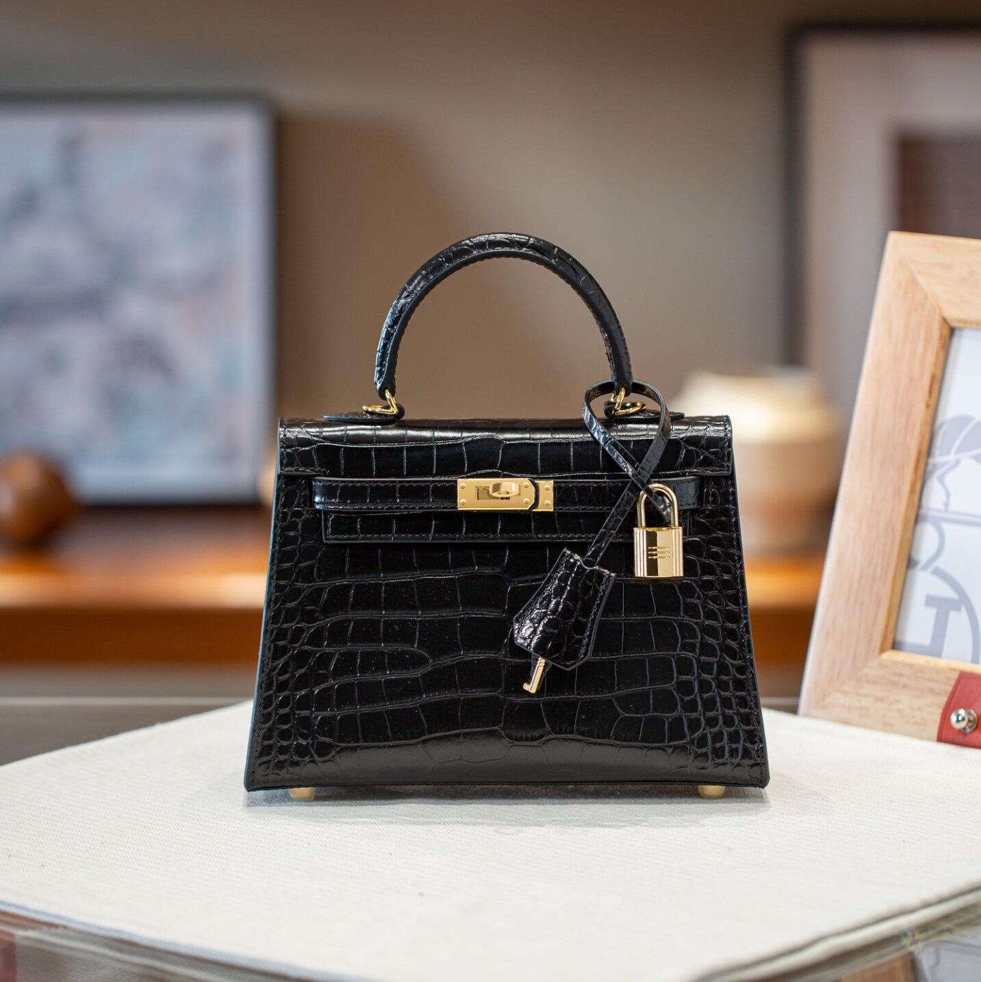 

Retro European & American Mini Kelly Bag with Crocodile Pattern - Top Layer Cowhide Shoulder & Crossbody Handbag for Women 19 CM