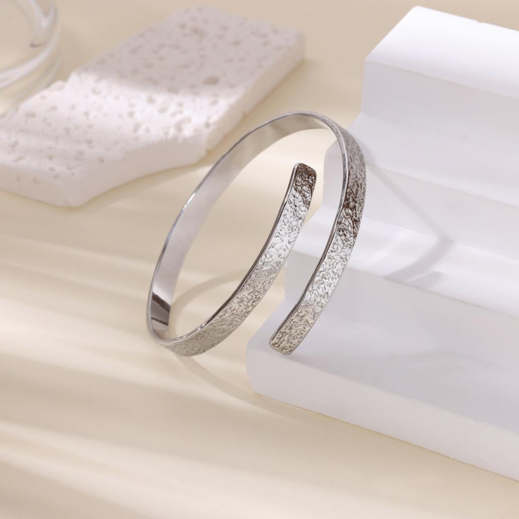 2025 Lava Wrinkle Cuff Bangles Bracelet Women Minimalist Gold Color Stainless Steel Flower C Adjustable Bracelets Party Jewelry