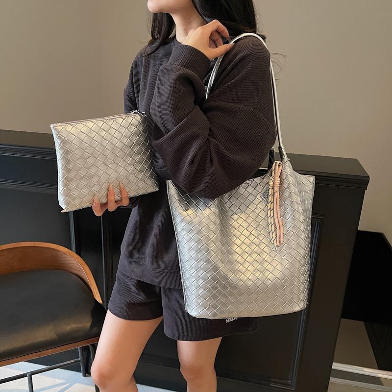 Fashion retro trend spring new casual simple niche design tote women's bag shoulder bag