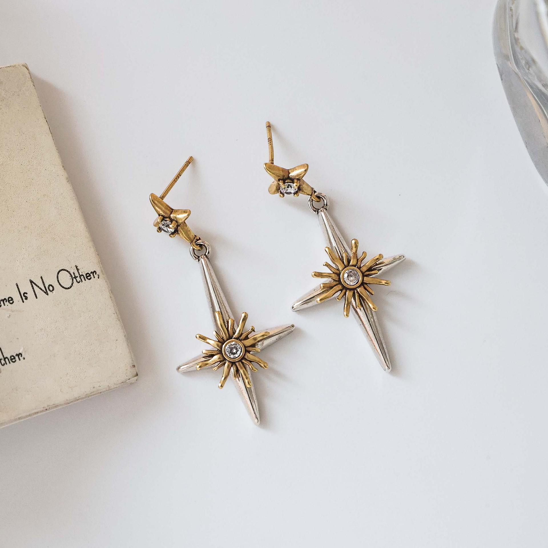 

2025 Women s French Light Luxury Star Cross Earrings