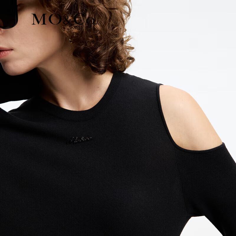 MO&Co. 2024 Spring Metal LOGO Off-Shoulder Irregular Slit Knit Dress