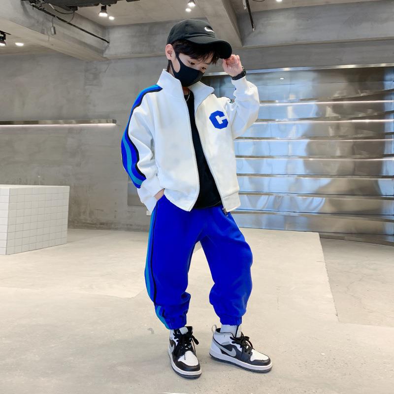 Chlapecký dvoudílný oblek v korejském stylu na jaro/podzim 2025: Pohledná ležérní sada bunda a mikina pro děti