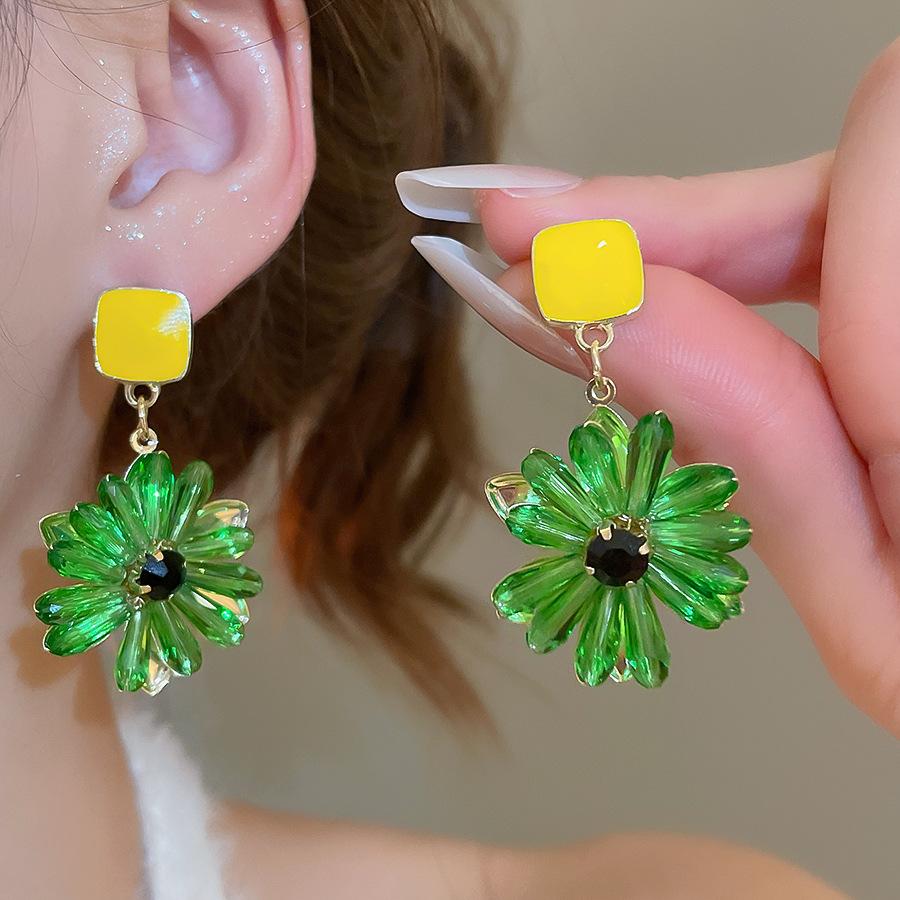 

Кришталеві сережки-підвіски з квіткою для жінок 2025 Темпераментні сережки-підвіски Вишукані висококласні святкові аксесуари для дівчат