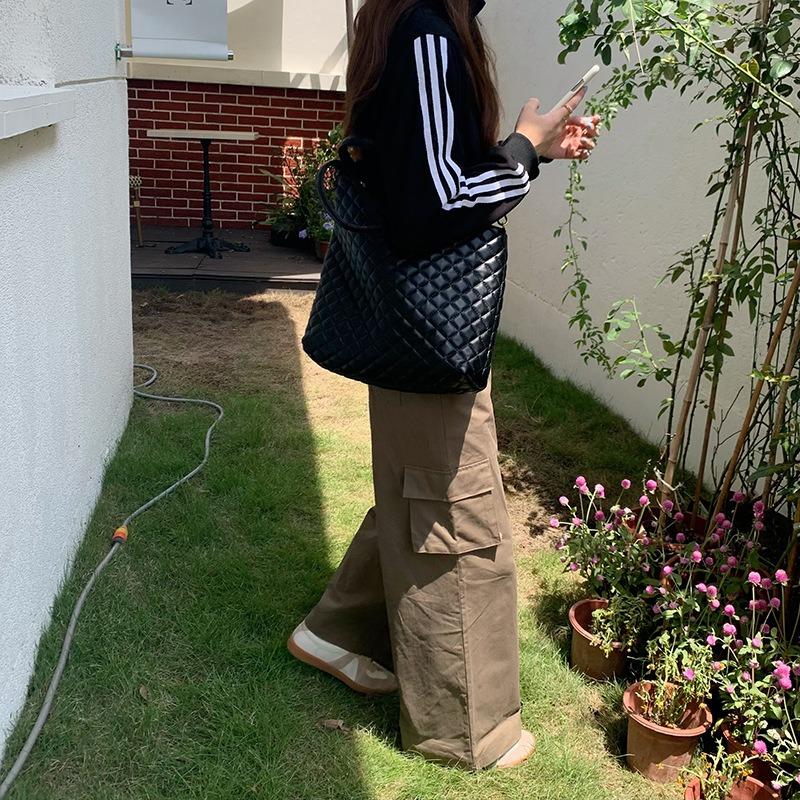 Tote bag women's new large-capacity versatile diamond black large bag single shoulder portable messenger bag tide