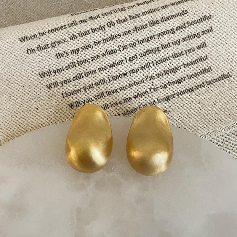 Уникальные нишевые нерегулярные металлические серьги-гвоздики с каплями воды, женские, холодные, индивидуальные, модные, изысканные, универсальные серьги